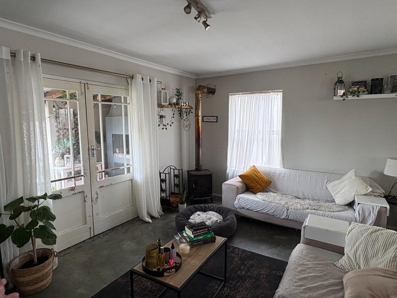 To Let 2 Bedroom Property for Rent in Sunnydale Western Cape